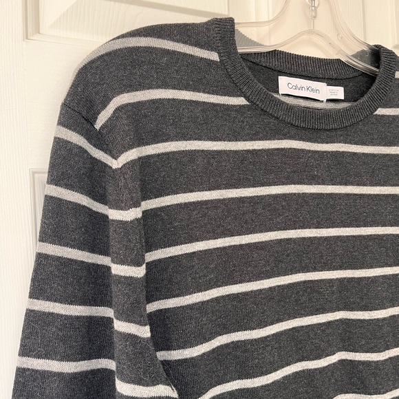 NWOT Calvin Klein Men’s Gray & White Striped Crewneck Sweater - Picture 4 of 12